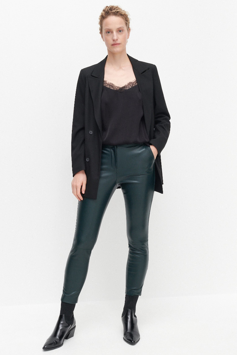 Hlače od umjetne kože Reserved, 139,90 kn (bile 229,90 kn)