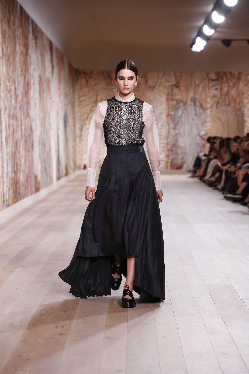 dior-hc-aw21-22-look-13-1625581716
