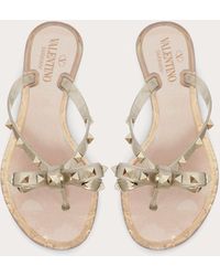 valentino-garavani-Gold-Valentino-Garavani-Rockstud-Glittered-Rubber-Flip-Flop