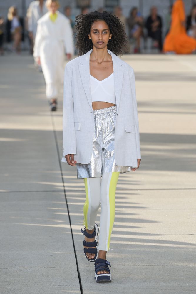 large_Baum Und Pferdgarten SS22 look 1