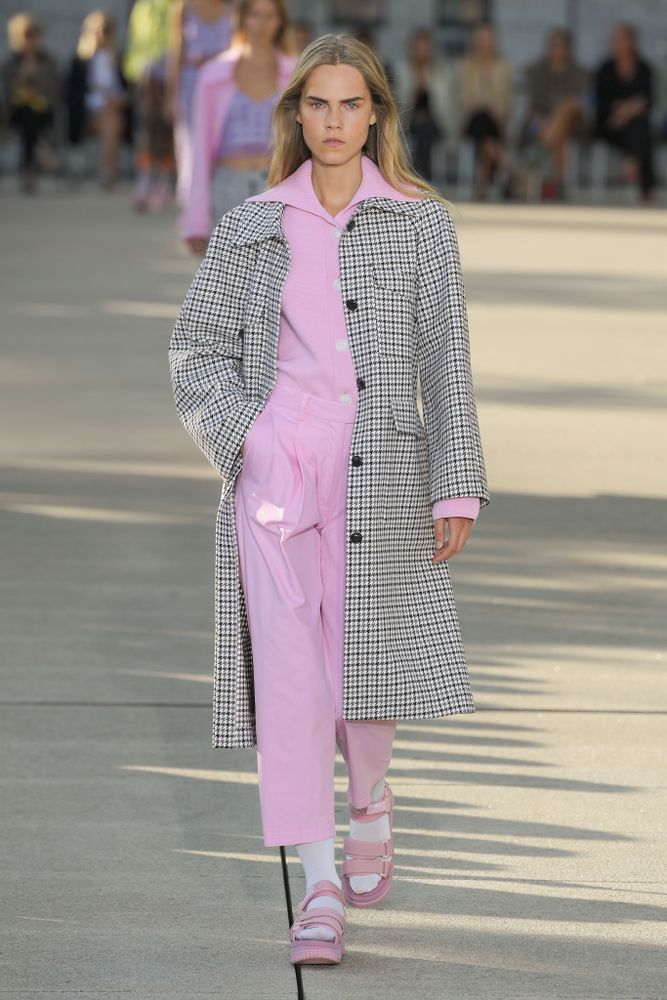 large_Baum Und Pferdgarten SS22 look 17