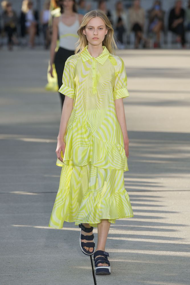 large_Baum Und Pferdgarten SS22 look 23
