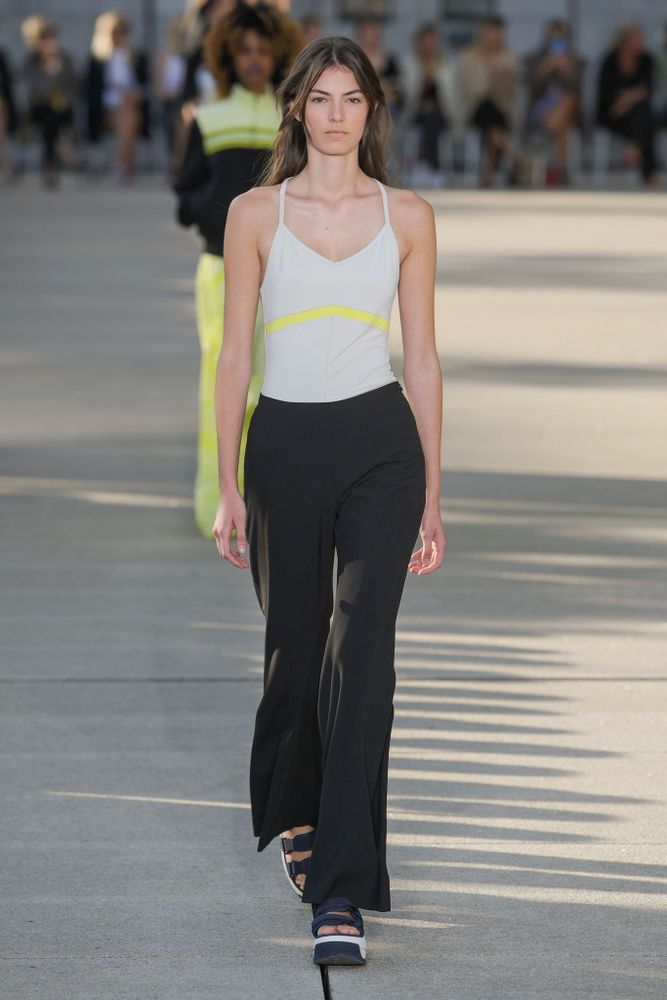 large_Baum Und Pferdgarten SS22 look 24