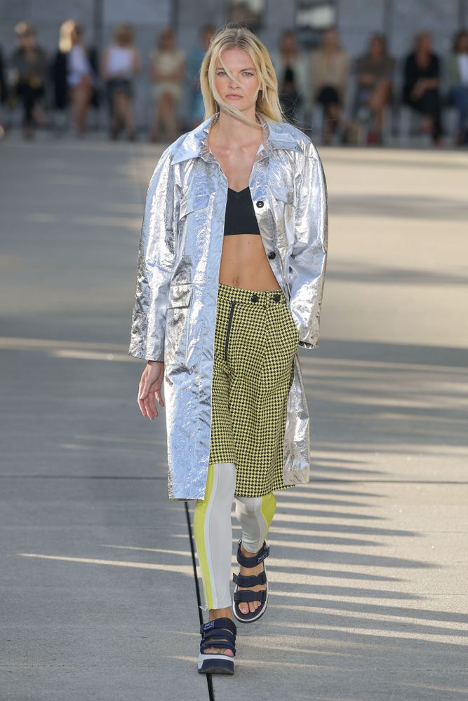 large_Baum Und Pferdgarten SS22 look 30