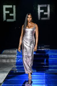fendi-versace-vendace-milan-fashion-week-runway-25