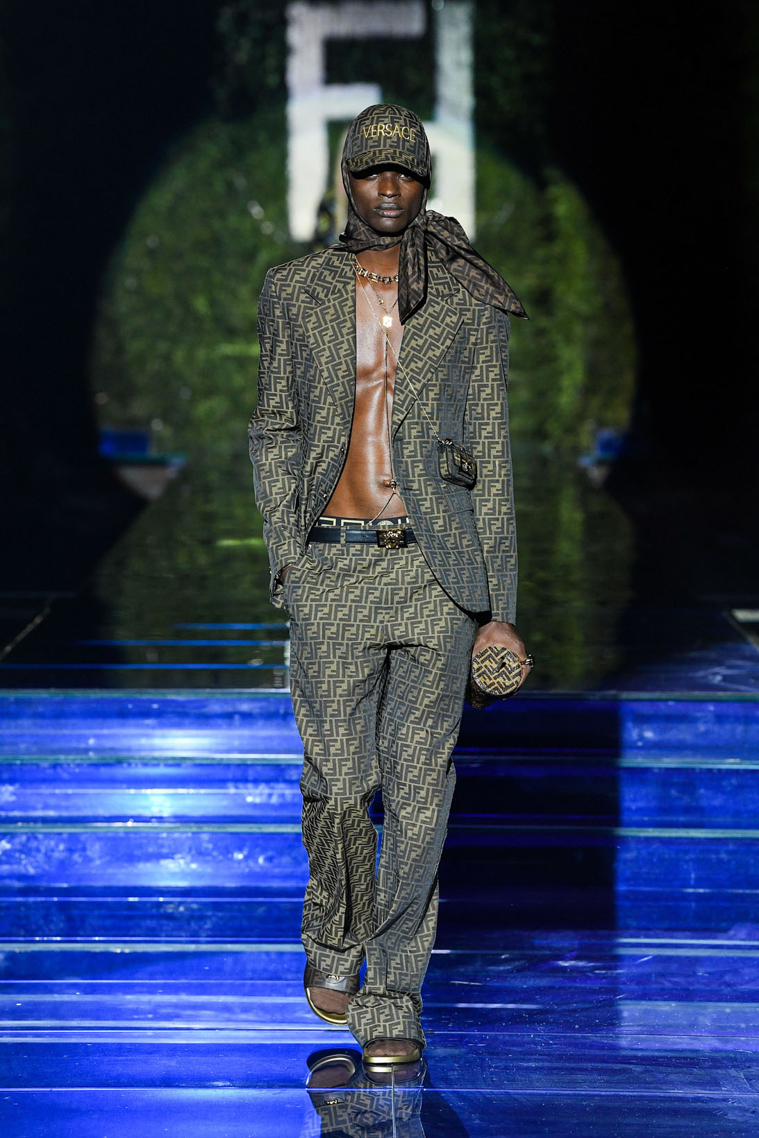fendi-versace-vendace-milan-fashion-week-runway-3