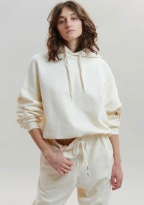 frankie-shop-vanessa-drop-shoulder-hoodie-vanilla