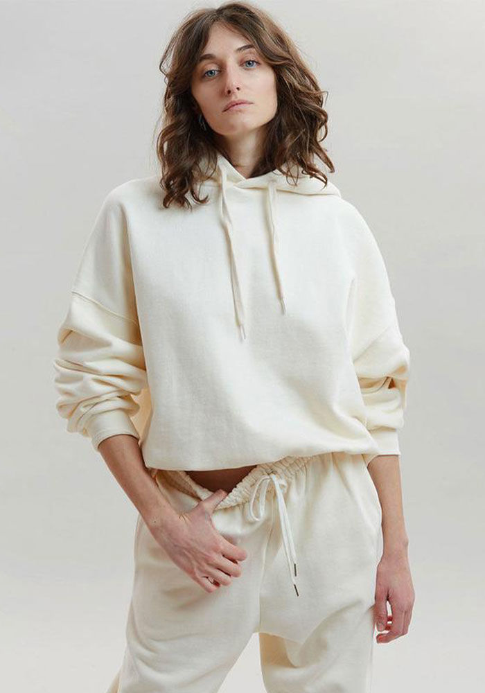 frankie-shop-vanessa-drop-shoulder-hoodie-vanilla