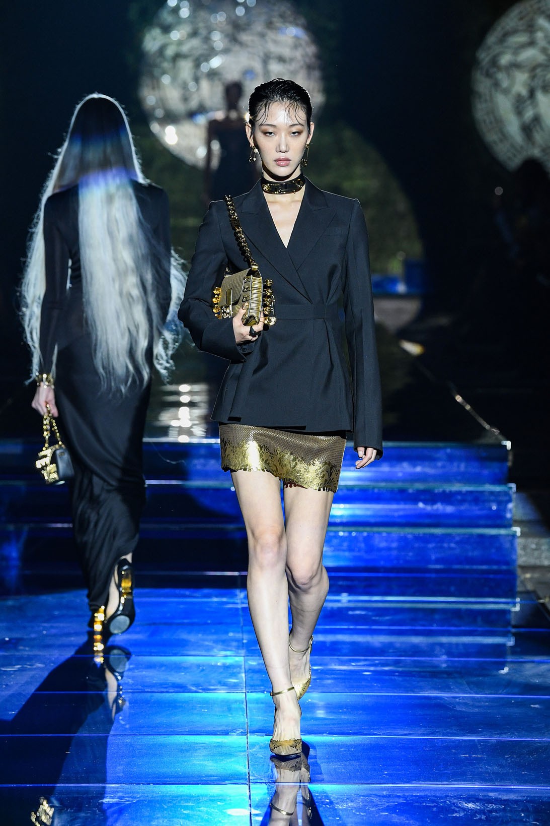https___hypebeast.com_wp-content_blogs.dir_6_files_2021_09_fendi-versace-vendace-milan-fashion-week-runway-27