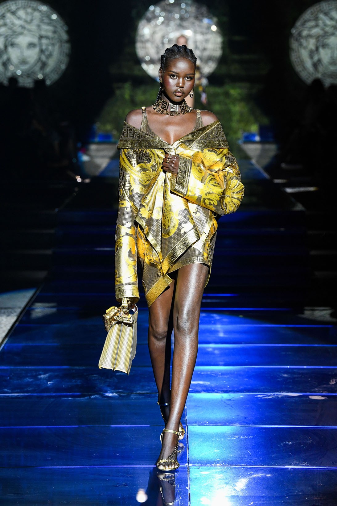 https___hypebeast.com_wp-content_blogs.dir_6_files_2021_09_fendi-versace-vendace-milan-fashion-week-runway-33