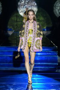 https___hypebeast.com_wp-content_blogs.dir_6_files_2021_09_fendi-versace-vendace-milan-fashion-week-runway-37