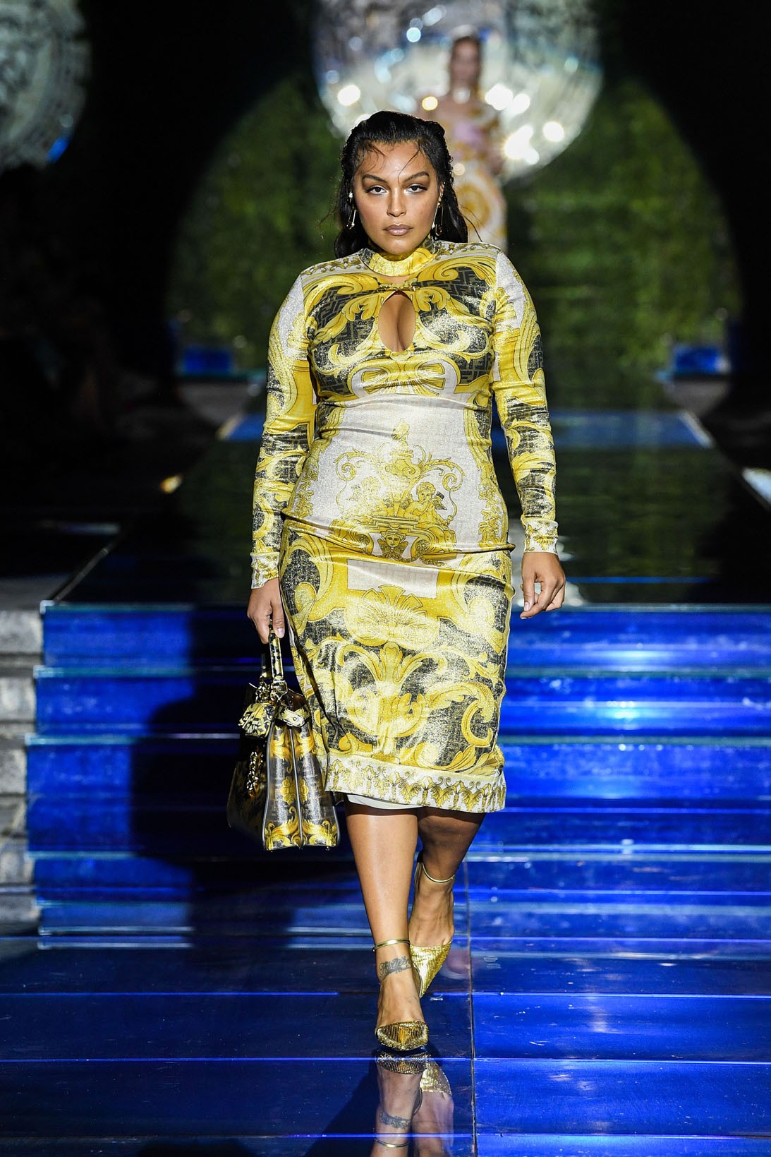 https___hypebeast.com_wp-content_blogs.dir_6_files_2021_09_fendi-versace-vendace-milan-fashion-week-runway-41