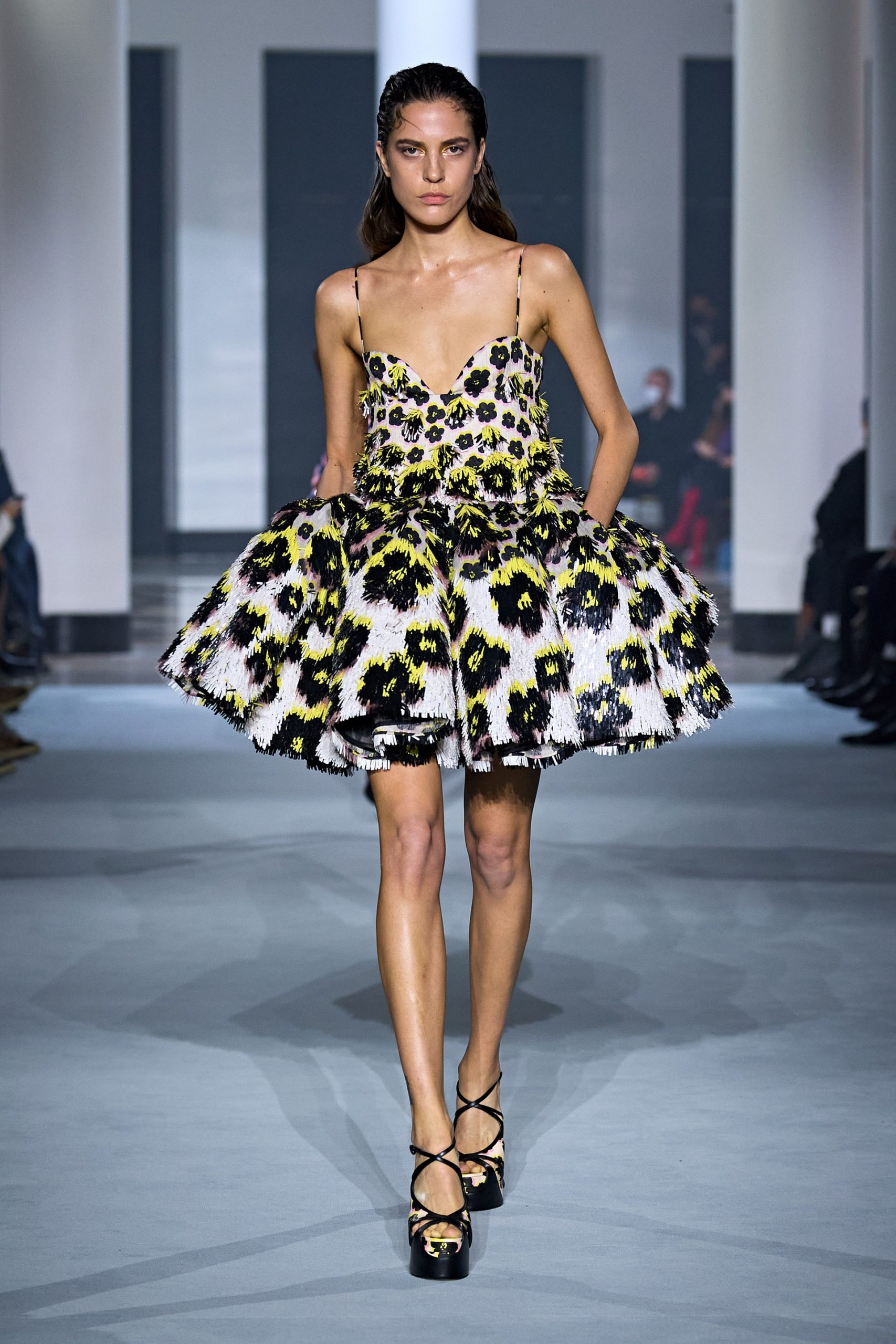 00015-Lanvin-RTW-Spring-22-Paris-credit-Gorunway