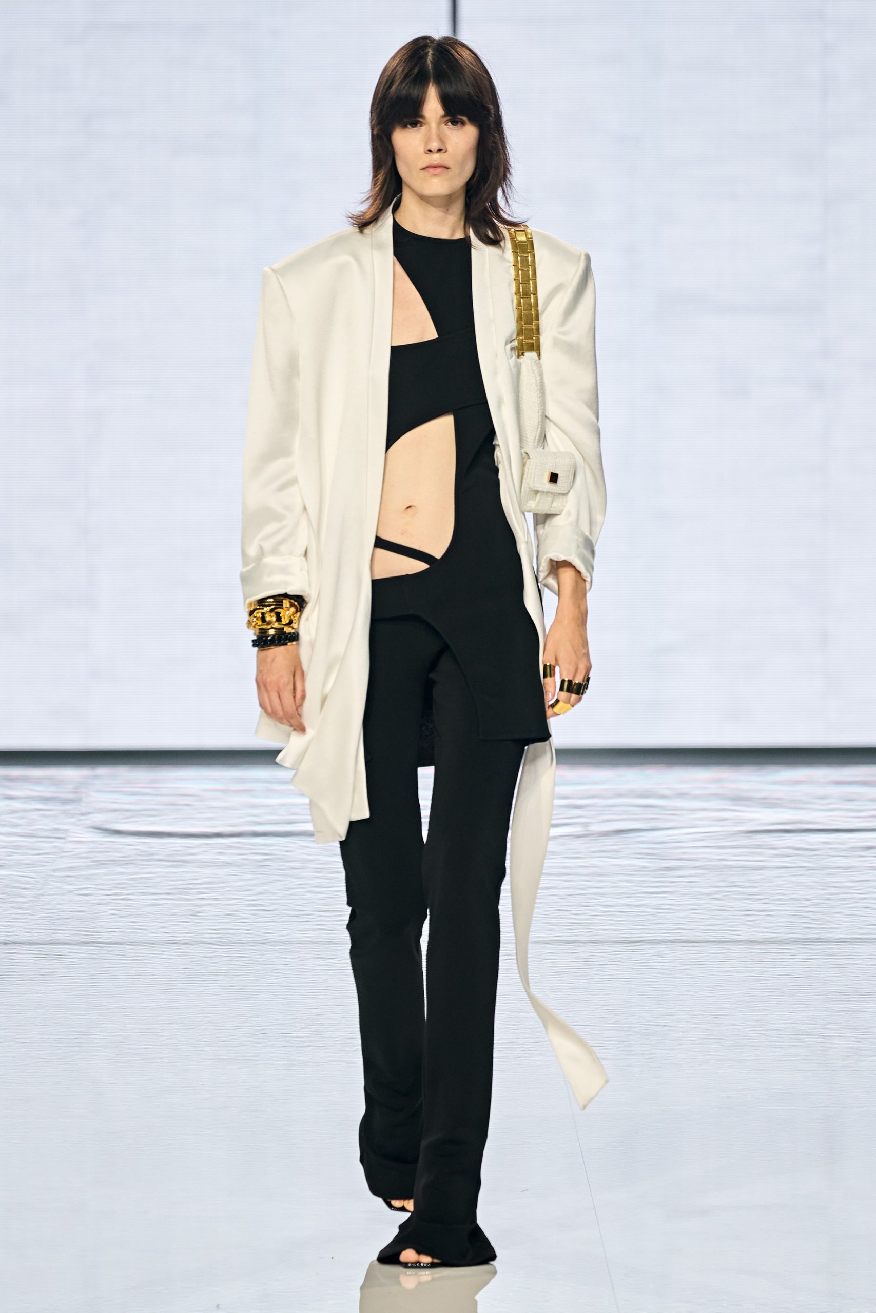 00023-BALMAIN-Spring-22-RTW-Paris-credit-gorunway