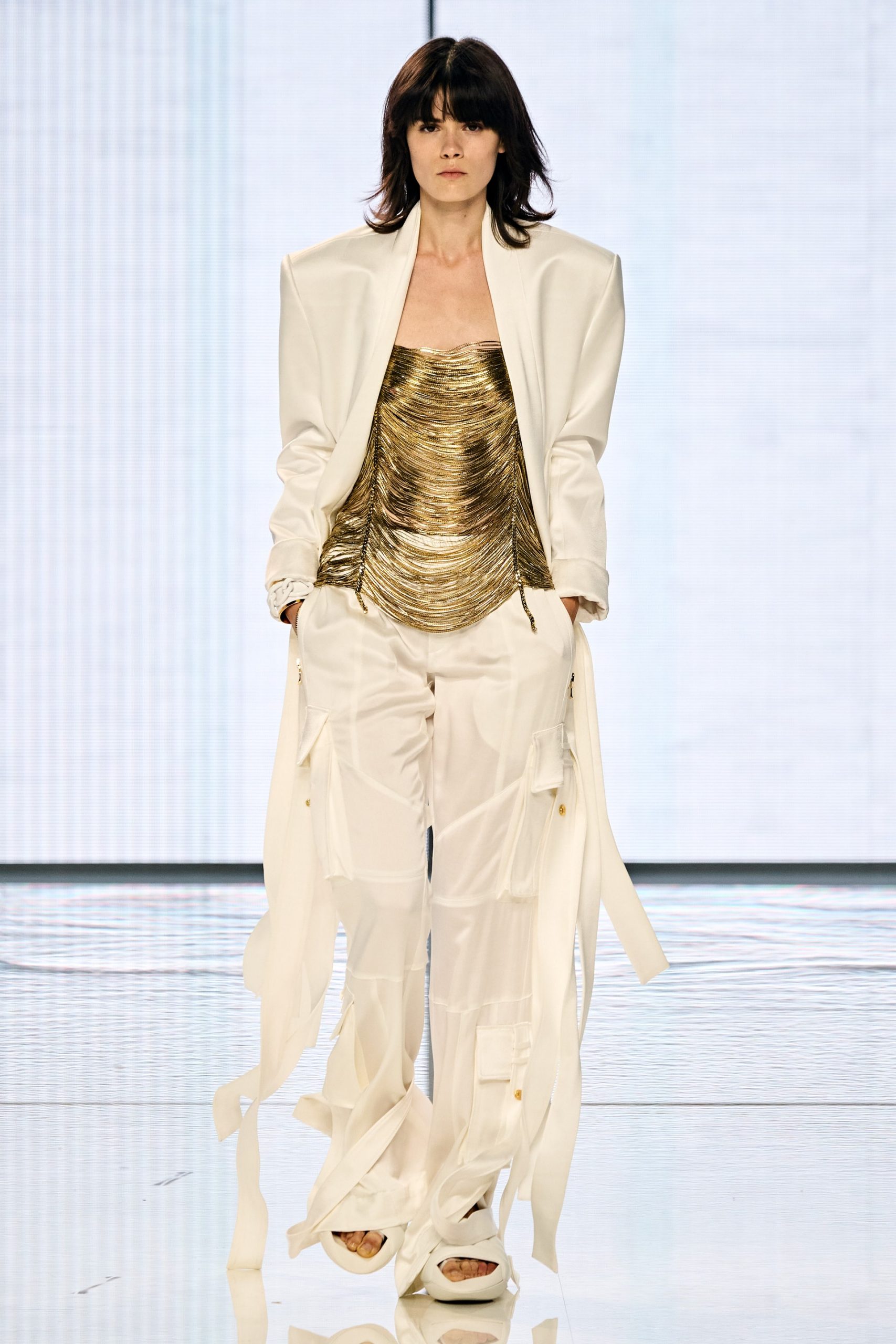 00083-BALMAIN-Spring-22-RTW-Paris-credit-gorunway