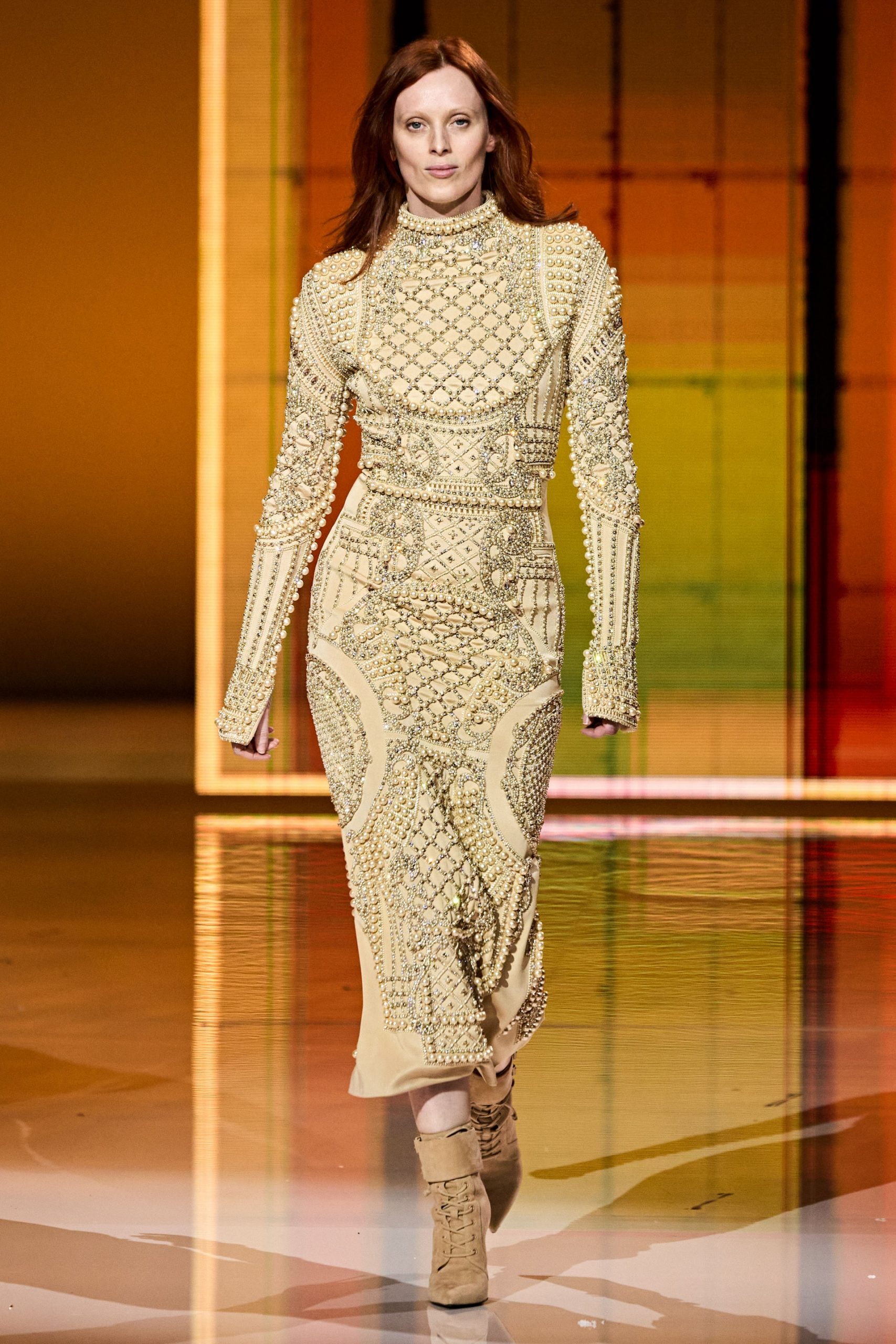 00113-BALMAIN-Spring-22-RTW-Paris-credit-gorunway