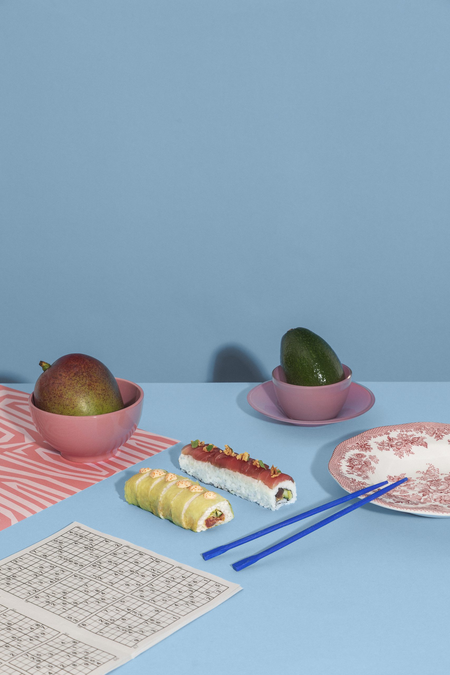 Spicy tuna tartar u sojinom papiru i Crispy double tuna uramaki