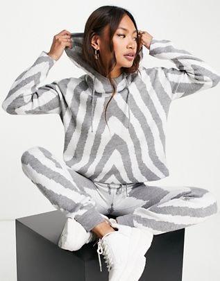 24067088-1-lightgrey