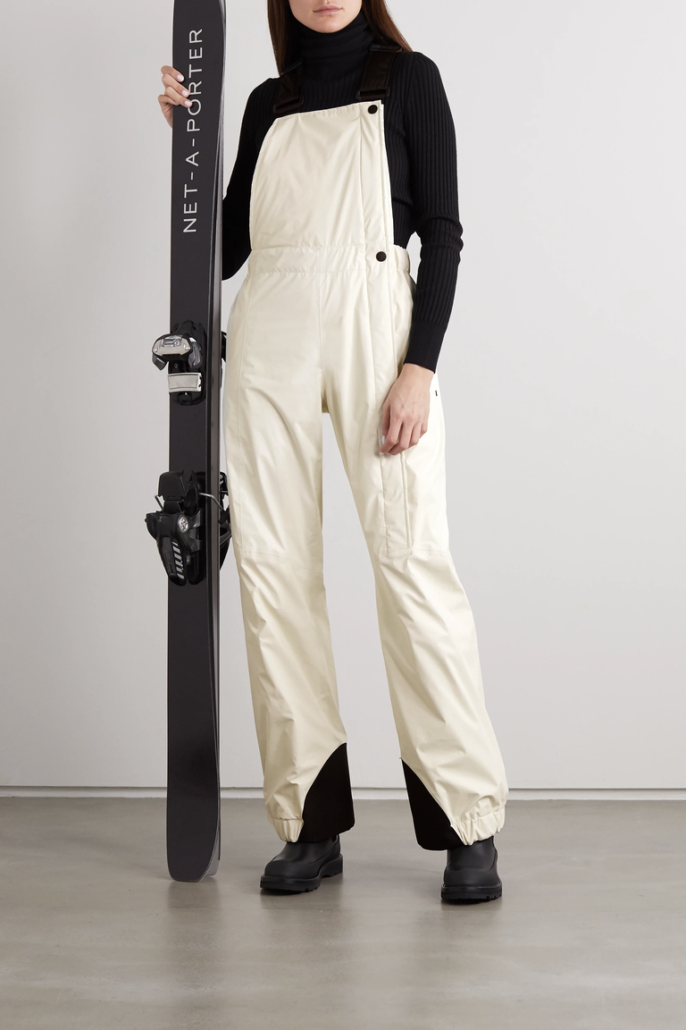 1636652235-ski-wear-womens-2021-net-a-porter-moncler-1636652218