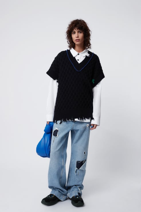 aw21-north-ader-error-woman.layout.layout-1024-180ad62e1dca71805a59bb2e18f12c0b38d5b21e-FILL-0.667_0