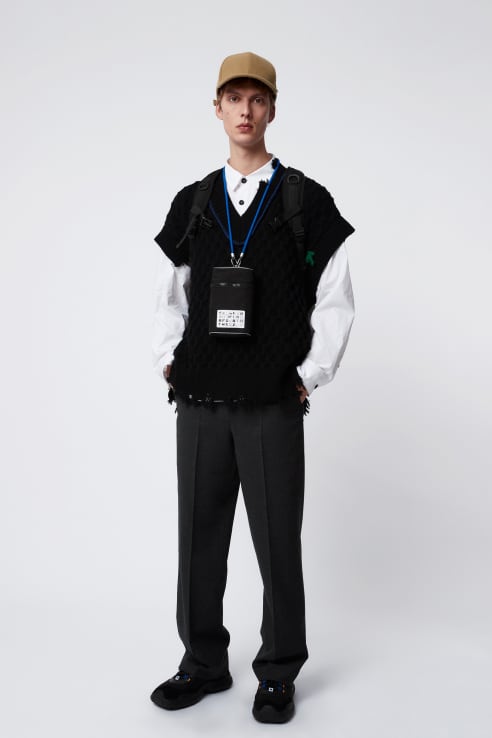 aw21-north-ader-error-woman.layout.layout-1024-1ae73ed5969a3f8dc33bfb730b7e1ec3dabf8019-FILL-0.667_0