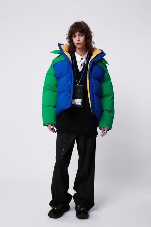 aw21-north-ader-error-woman.layout.layout-1024-32ea636fc6fd9ae32ede5eec90d800cf58337c00-FILL-0.667_0