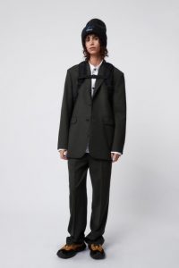 aw21-north-ader-error-woman.layout.layout-1024-db2b36ef004dad402ae873eb79ccf18d607ab18b-FILL-0.667_0