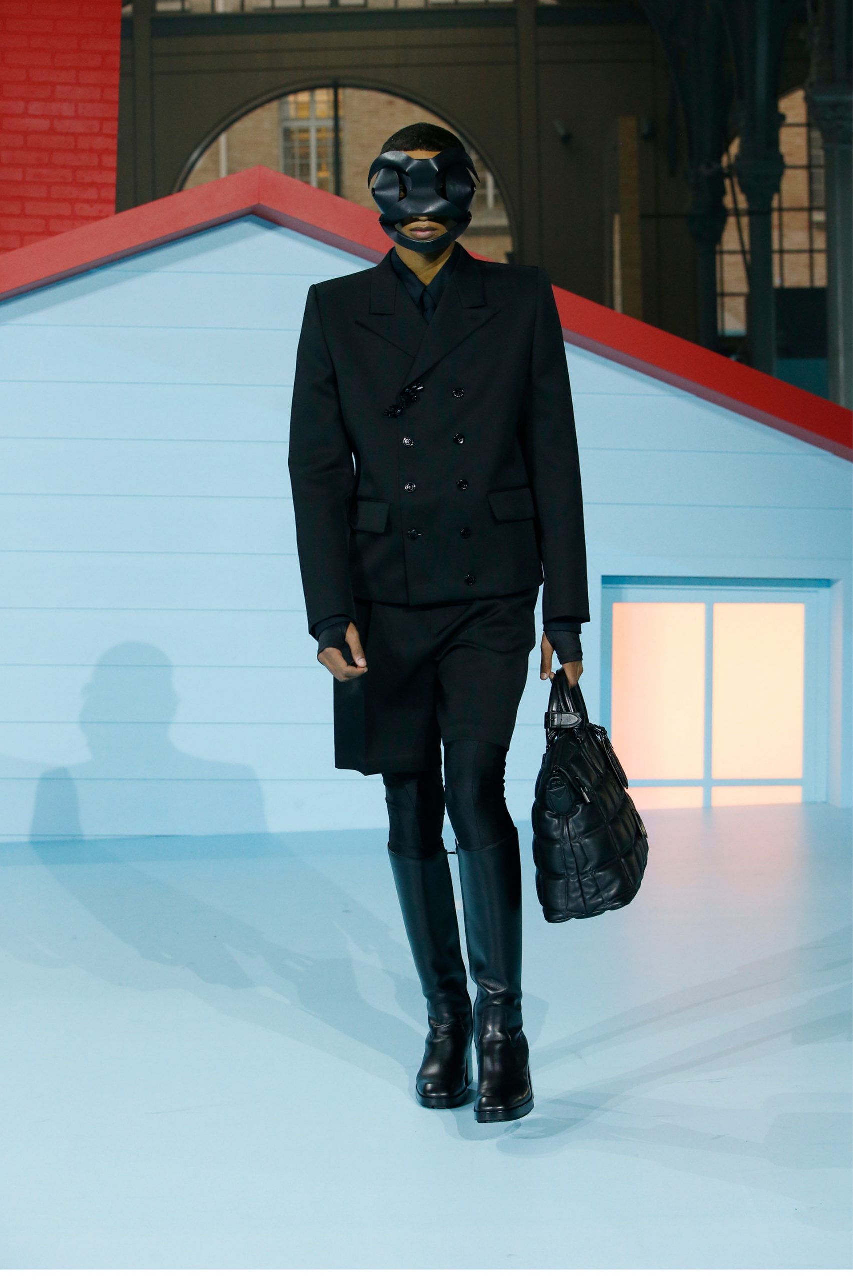 00004-LouisVuitton-Fall-22-MENS-Paris-credit-brand