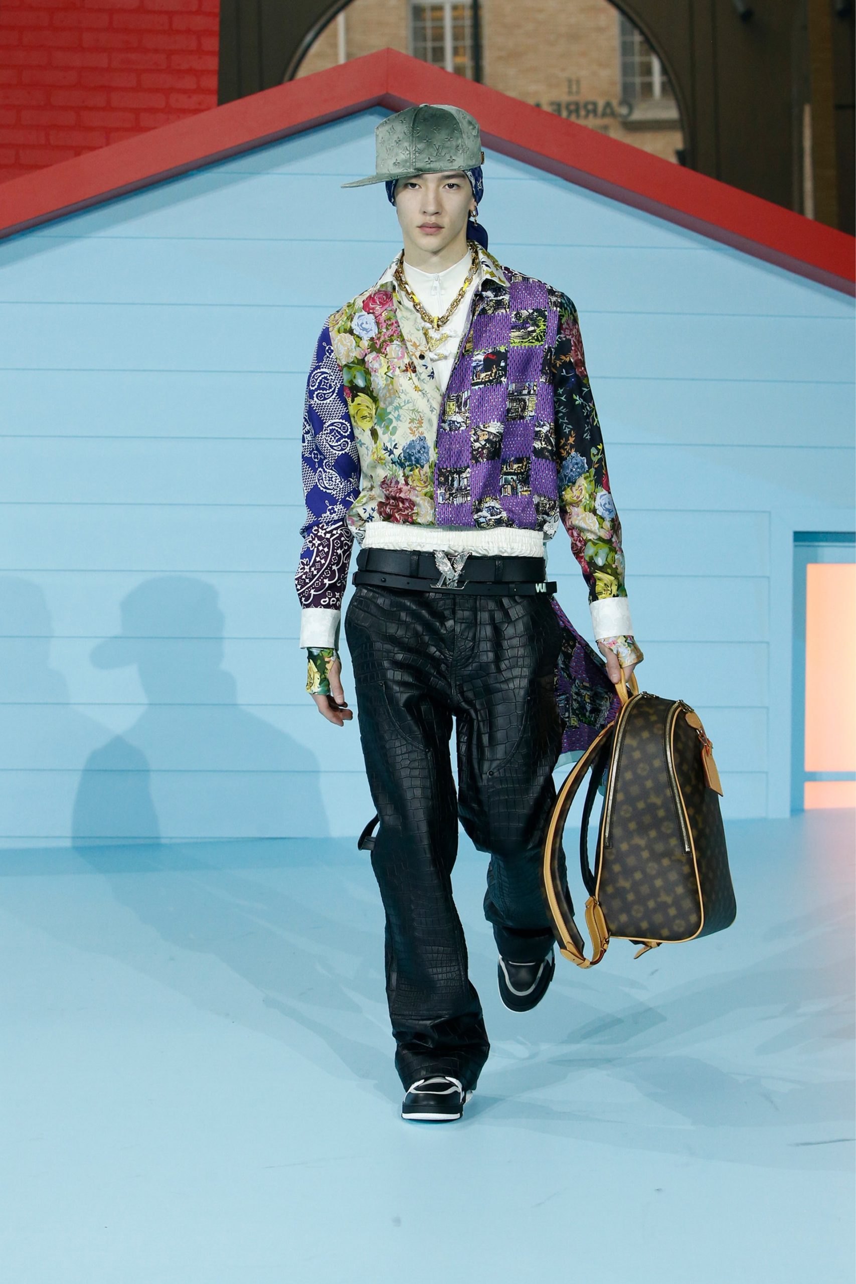 00061-LouisVuitton-Fall-22-MENS-Paris-credit-brand