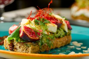 1_Sendvic s avokadom, grill sirom i smokvama