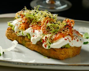 3_Sendvic s mariniranim lososom