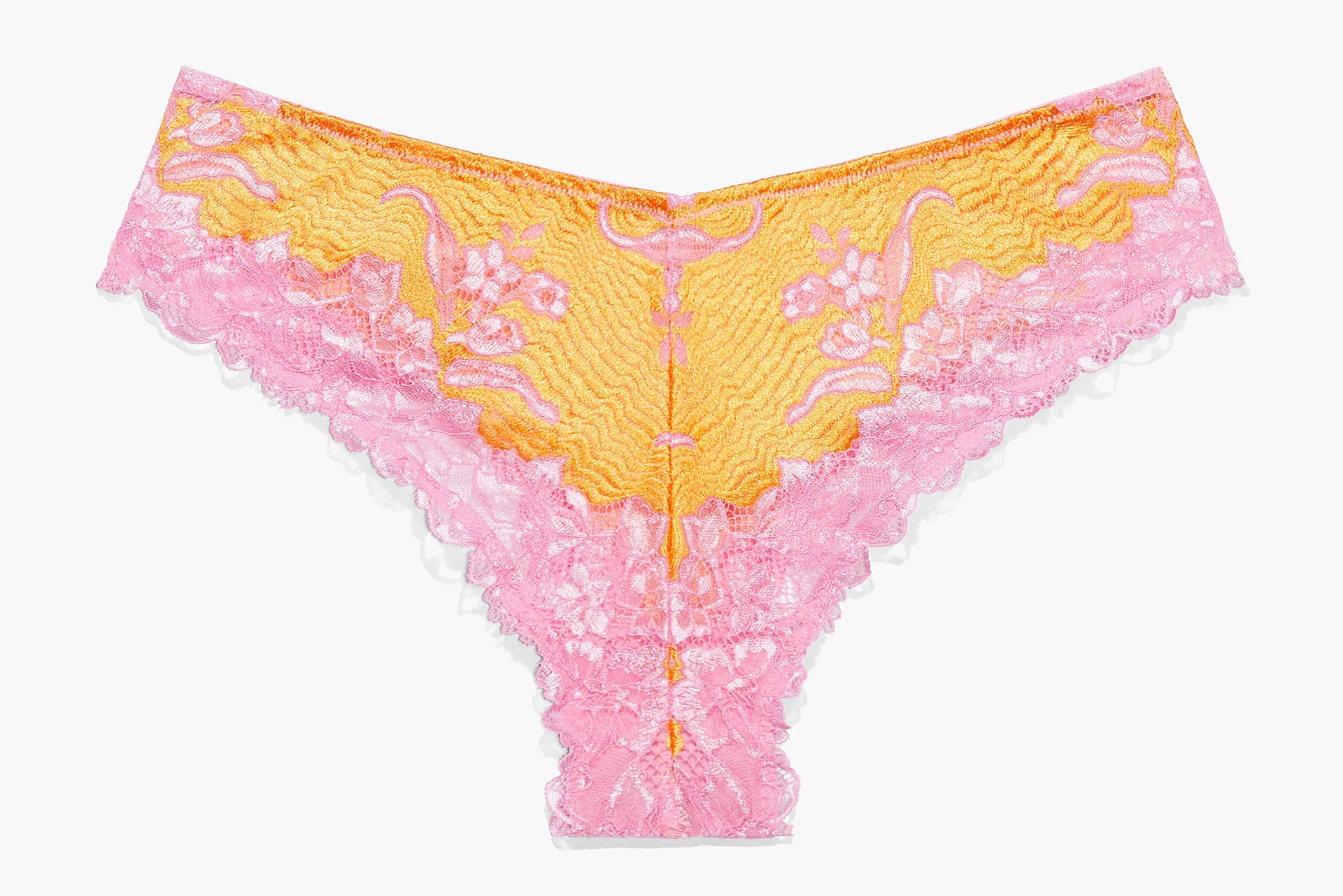 RIHANNA180122_PROD-LACE-D-UP-CHEEKY-UD2250573-10493-LAYDOWN-A