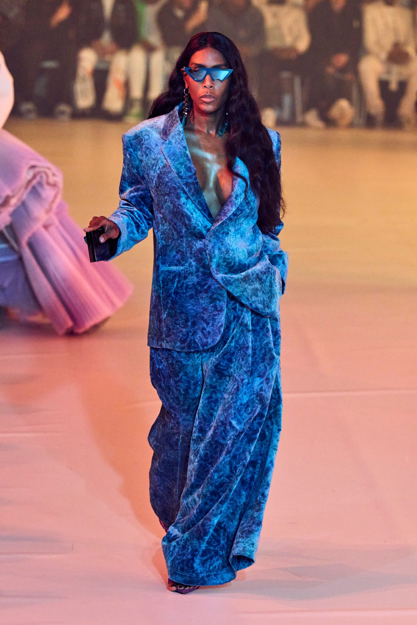 off white mixer.hr 71