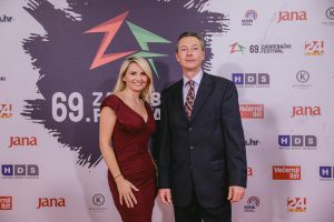 Facetune_29-04-2022-09-52-52