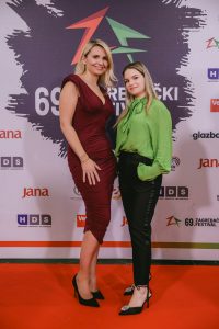 Facetune_29-04-2022-09-57-10