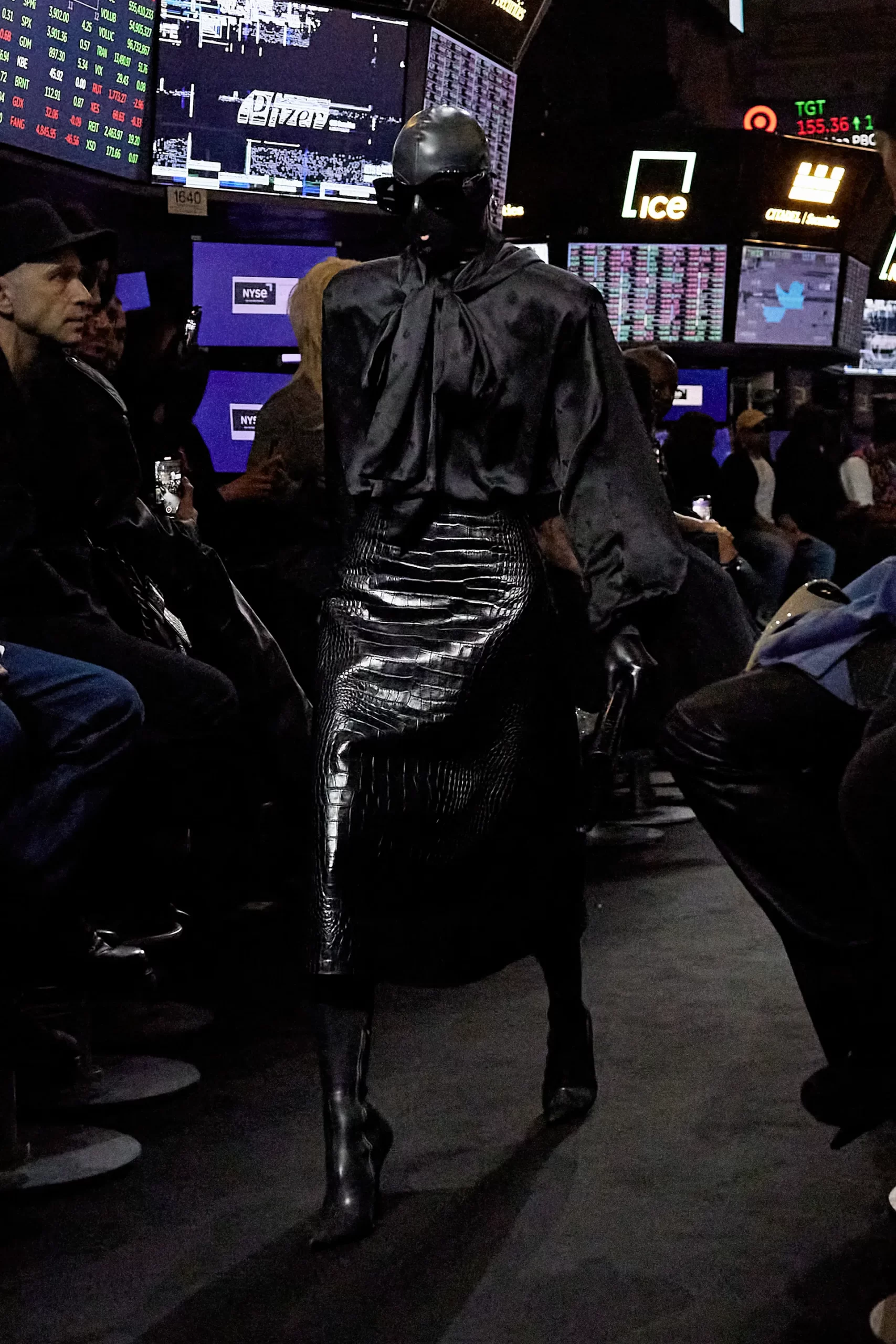 00021-Balenciaga-resort-2023-new-york-credit-brand