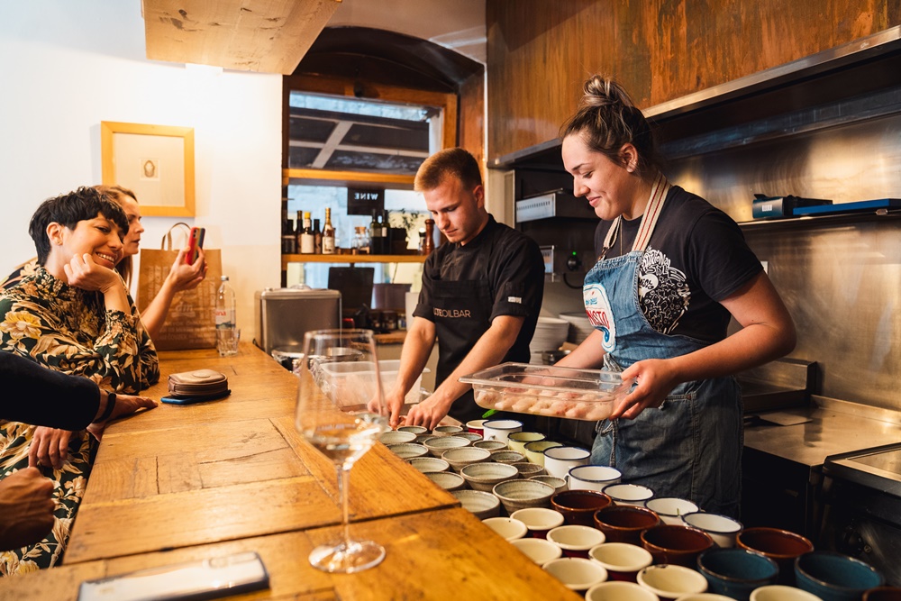 Uje, Pinku i Misto 9