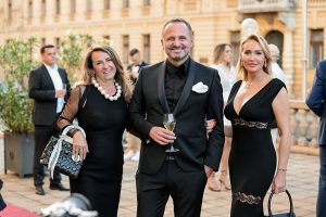 Drinka Pocrnić Vucelić, Nikola Milojević i prijateljica