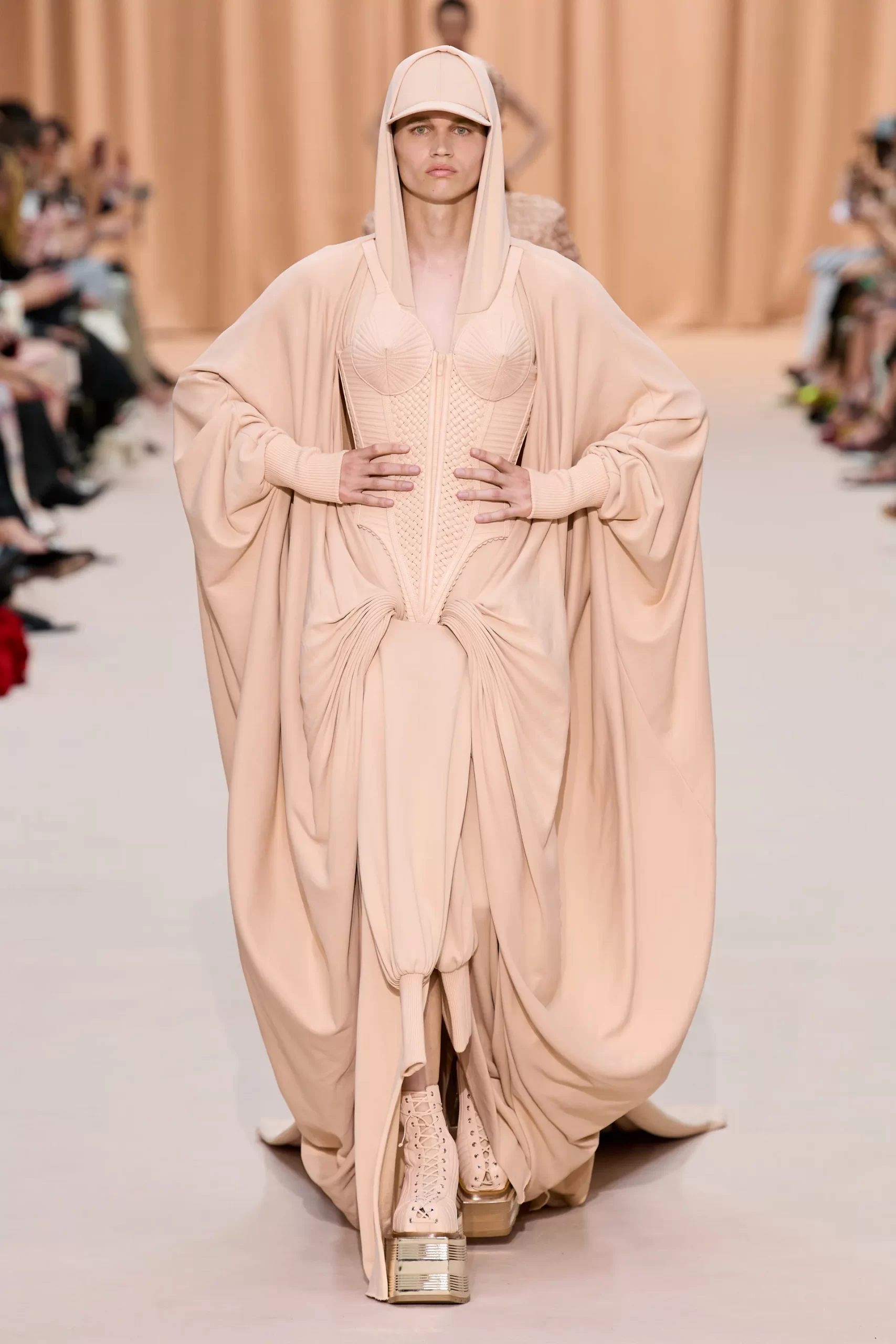 00016-jean-paul-gaultier-fall-2022-couture-credit-gorunway