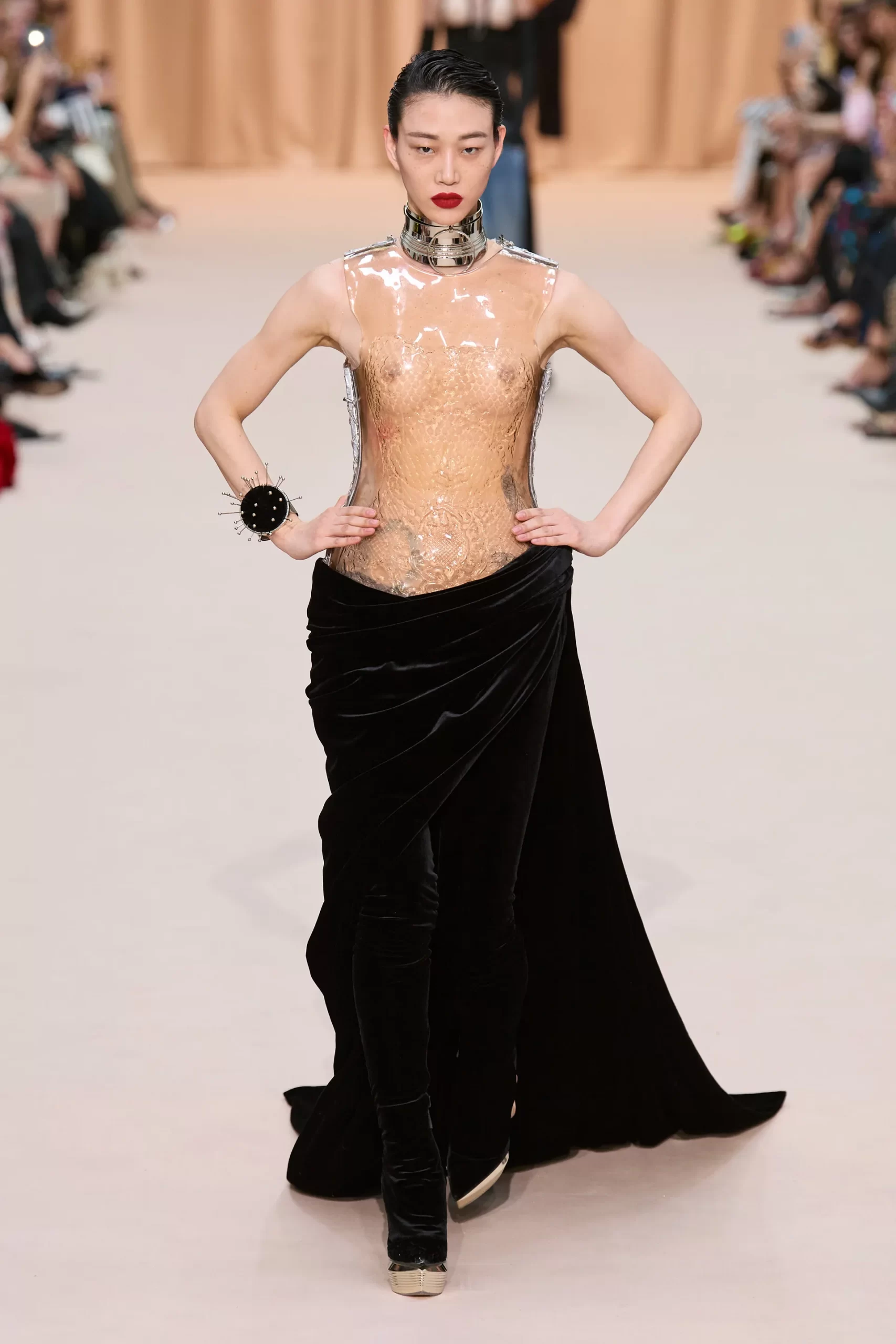 00018-jean-paul-gaultier-fall-2022-couture-credit-gorunway