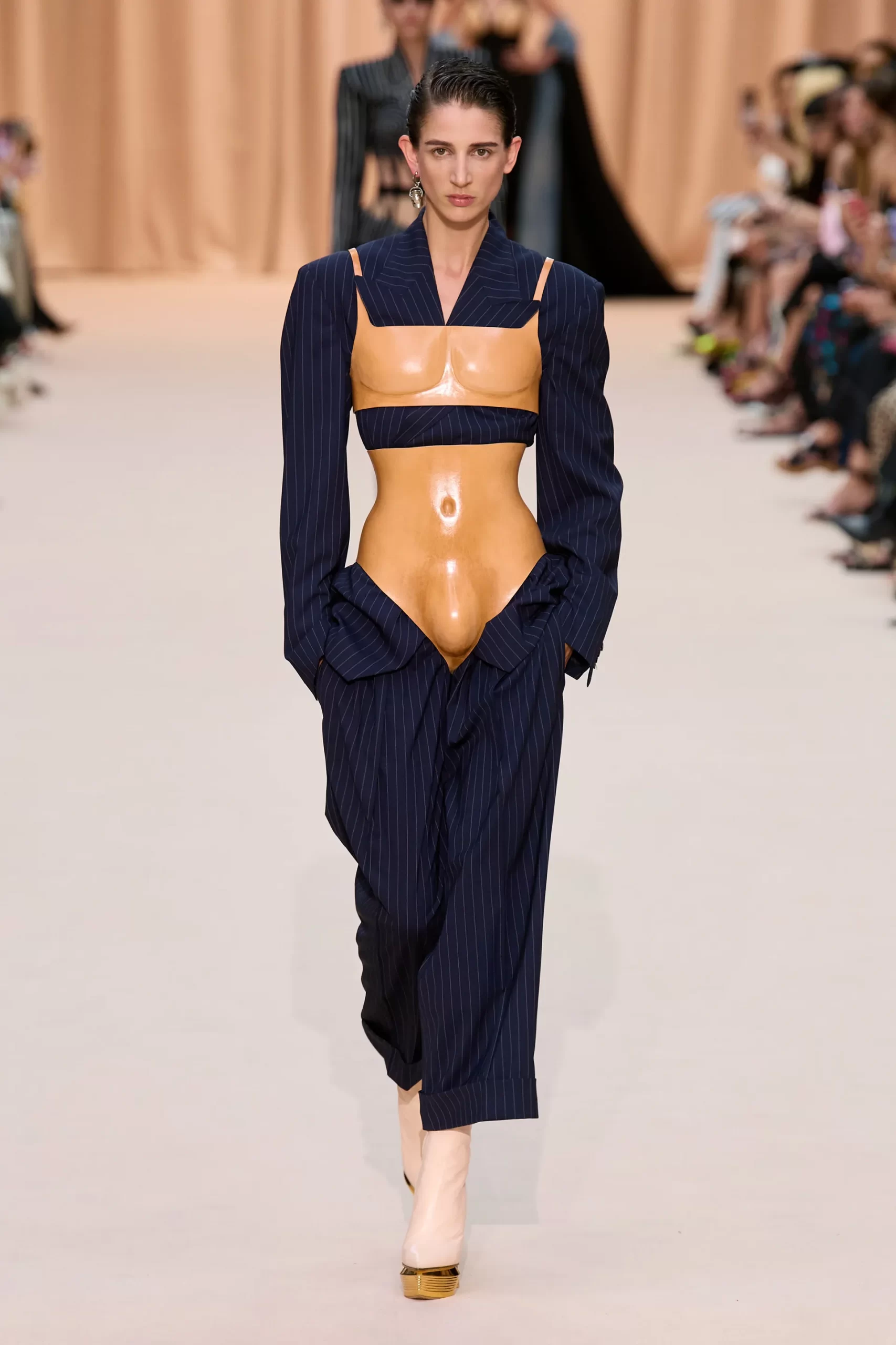 00020-jean-paul-gaultier-fall-2022-couture-credit-gorunway