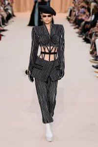 00021-jean-paul-gaultier-fall-2022-couture-credit-gorunway
