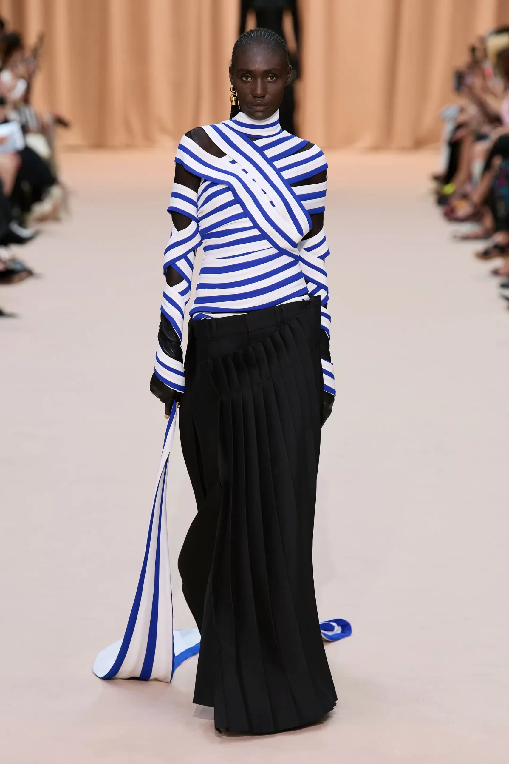 00032-jean-paul-gaultier-fall-2022-couture-credit-gorunway