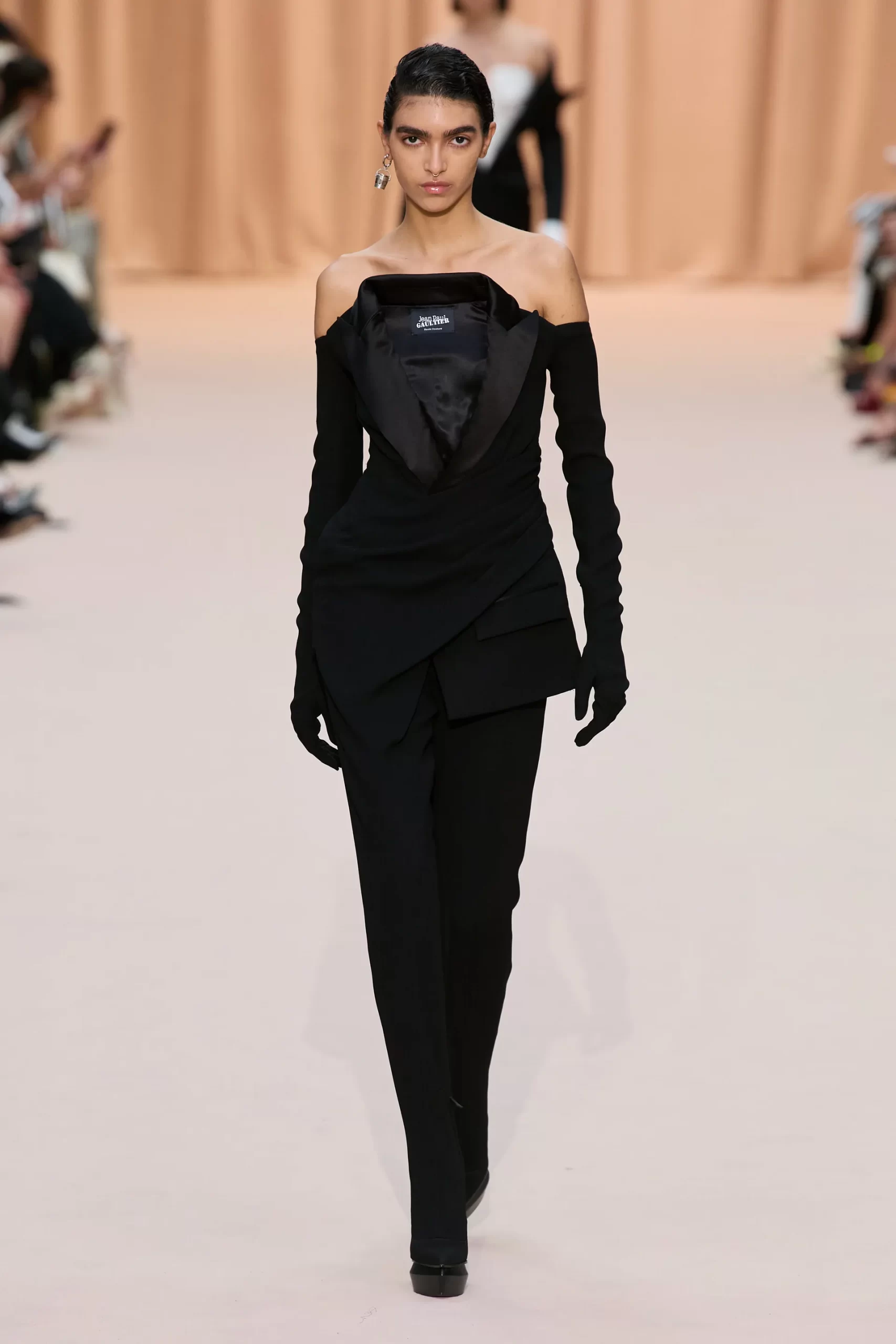 00035-jean-paul-gaultier-fall-2022-couture-credit-gorunway
