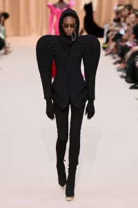 00042-jean-paul-gaultier-fall-2022-couture-credit-gorunway