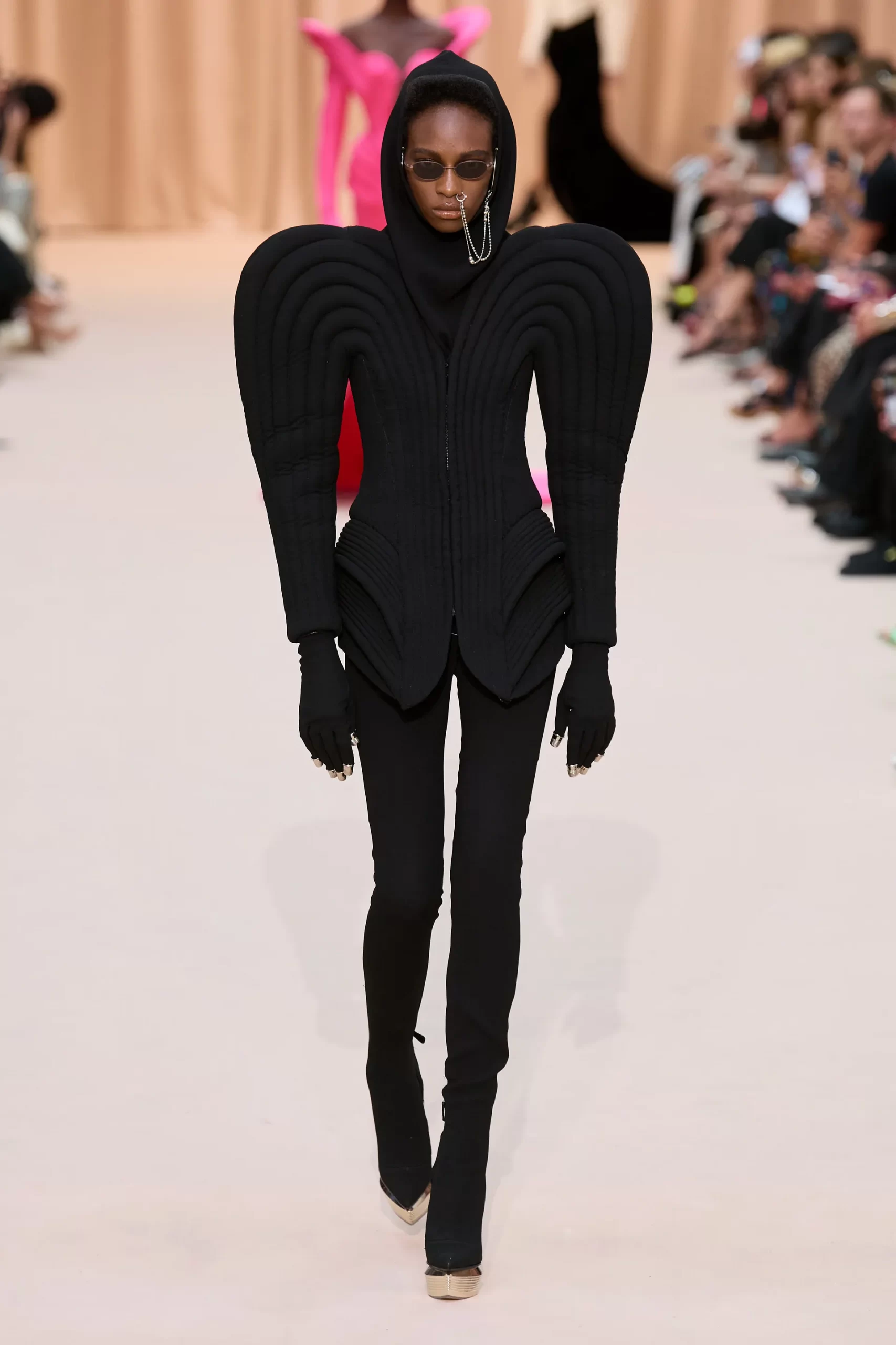 00042-jean-paul-gaultier-fall-2022-couture-credit-gorunway