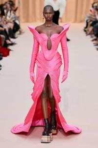 00043-jean-paul-gaultier-fall-2022-couture-credit-gorunway