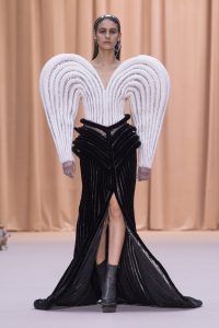 jean-paul-gaultier-by-o-rousteing-hcfw22-23-look44-jpg-1657215402