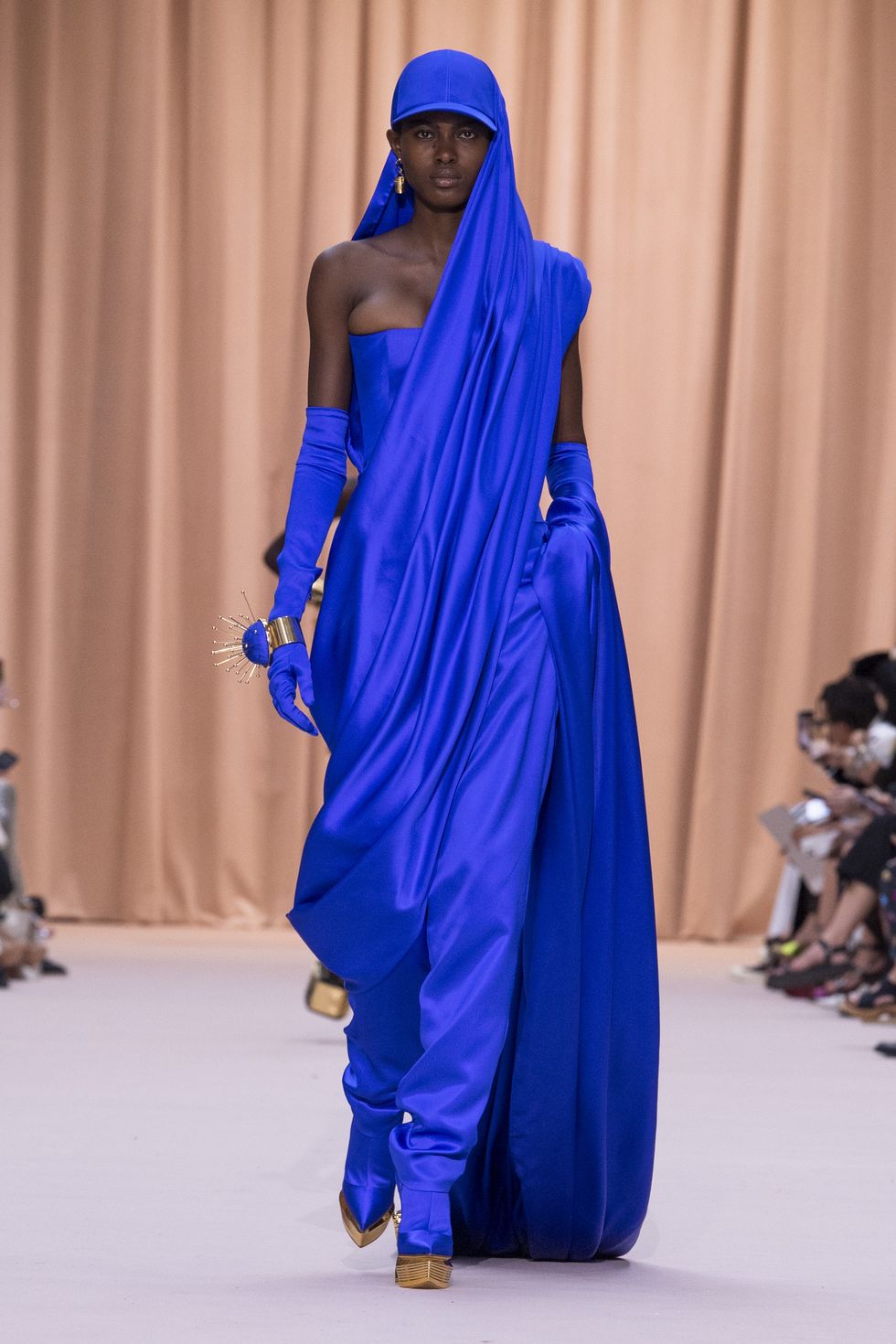 jean-paul-gaultier-by-o-rousteing-hcfw22-23-look46-jpg-1657215405