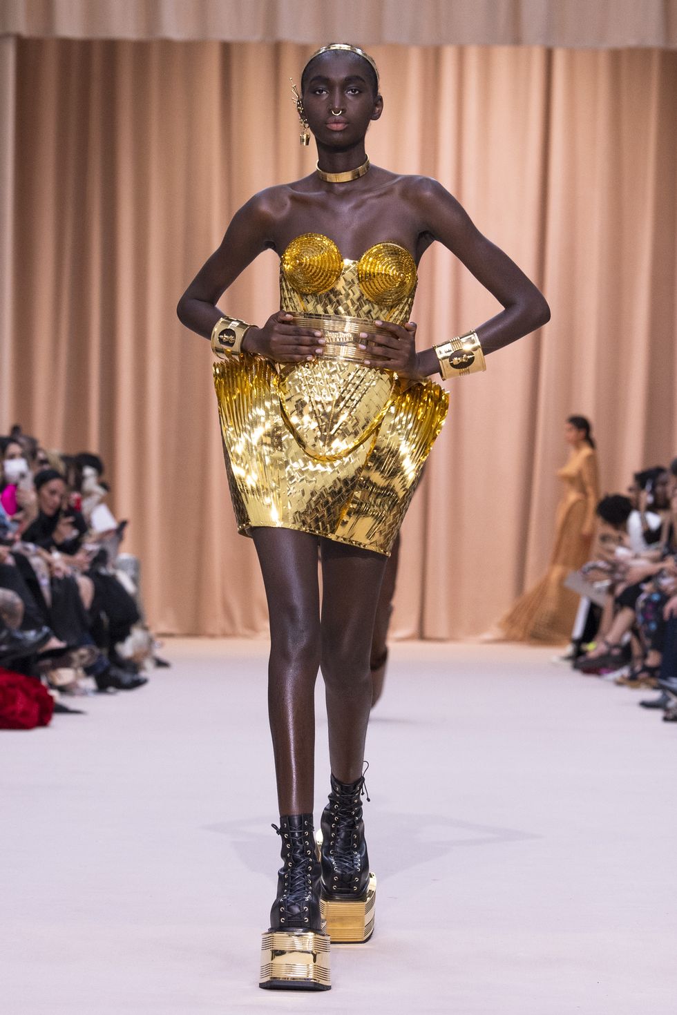 jean-paul-gaultier-by-o-rousteing-hcfw22-23-look47-jpg-1657215404